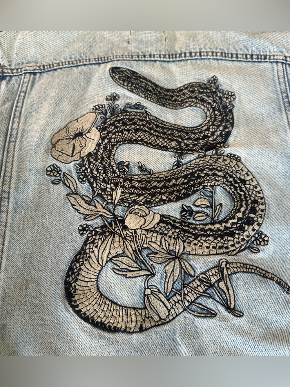 Urban Outfitters DGB Embroidered Snake Flowers Denim Jacket Asian Influence S